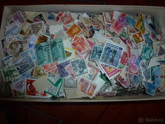 Poštovní známky z celého světa přes 5000 ks - 2