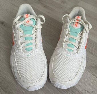 Dámské boty Nike Air Max Bolt v bílé barvě - 2