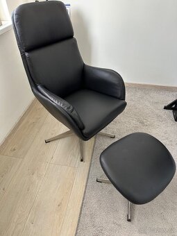 Kožené křeslo s podnožkou - 2