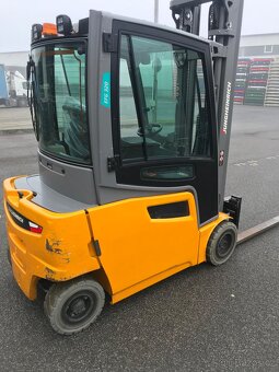 Jungheinrich efg 320 zasklený r.v.12/2017 - 2