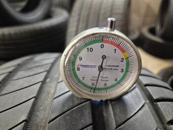 235/45 R17 MICHELIN (5,5mm) č.16154/b8 - 2