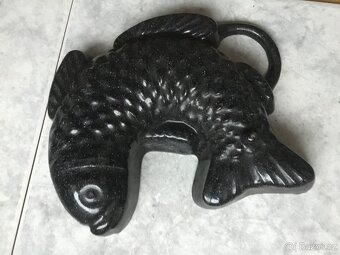 forma k peceni tvar ryba, hluboke talire v barve lila - 2