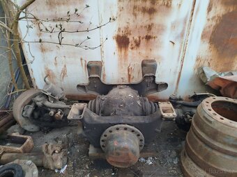 Tatra 148 - přední náprava - 2