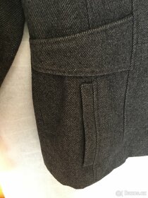 Antracotově šedý krátký vlněný kabátek vel. 38 - 2