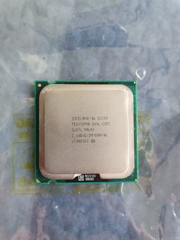 Funkční Intel Pentium E5200 a E5300 (socket 775) - 2
