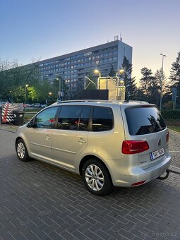Volkswagen Touran 2.0TDI 125KWT DSG 7 mist - 2