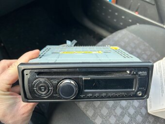 Autorádio Clarion CZ501ER - 2