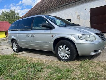 Chrysler Grand Voyager 2,5 CRD manuál - 2