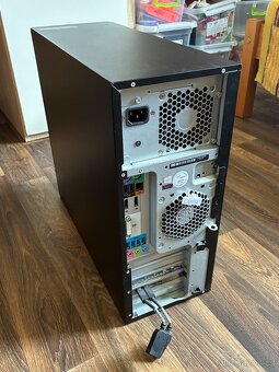 Desktop HP Z240 Desktop Workstation - 2