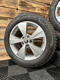 ZIMNÍ - Škoda Octavia IV originální ALU disky 5x112 R16 - 2