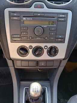 Ford Focus 1.6i 74 kW - 2