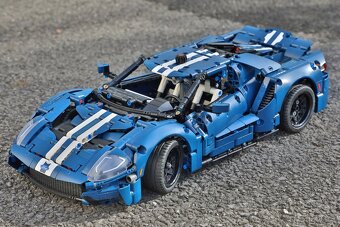 Stavebnice Ford GT– plně kompatibilní s LEGO 42154 - 2