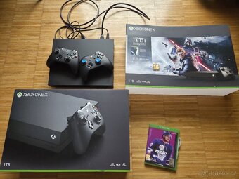 Xbox One X   2x ovladač, 1. Majitel, originální balení - 2