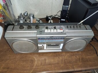 Prodám kazeták JVC-RC-565LE, TUNER HRAJE SUPER, basy, výšky, - 2
