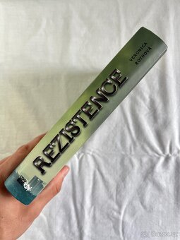 Rezistence - Veronica Rothovác - 2