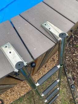 Nerezové kompaktní skládací schůdky k bazénu nebo lodi - 2