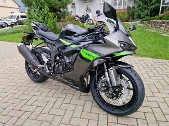 Kawasaki Ninja ZX-6R Černá model 2026 - Nový Motocykl - 2