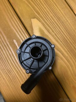 Vodni čerpadlo Bosch 0 392 024 003 / VW 04L 965 567 - 2