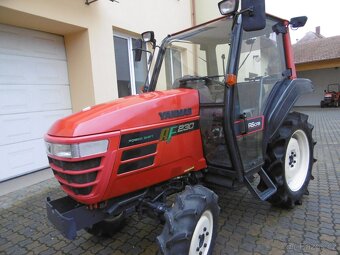 Malotraktor YANMAR AF230D originál kabina - 2