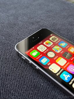 iPhone SE (2016) 64GB iOS 13.3.1 RARE - 2
