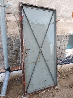 železné dveře z půdy - 2