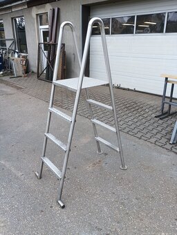 Schůdky do bazénu nerezové - 2