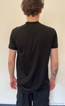 Stylové černé tričko ve sportovním stylu od značky SikSilk - 2