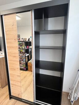 Šatní skříň - 2