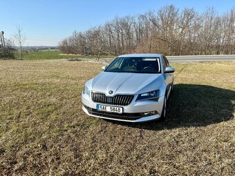 Superb 3, najeto 156 000 km DPH, top stav TDI. - 2