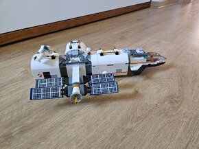 LEGO lunární vesmírná stanice - 2