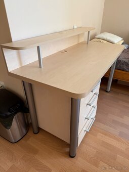 Prodej kancelářského stolu s úložným prostorem - 2