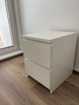 dám za odvoz noční stolek (REZERVOVÁNO) - 2