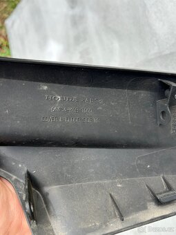Honda Forza 125/350 plast pod nášlapem - 2