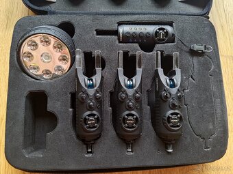 Sonik Gizmo 3+1 all blue vč bivvy lamp - 2