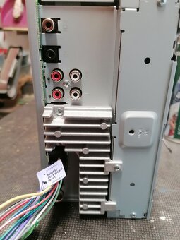 Pioneer DMH G220BT - 2