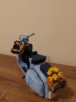 LEGO® Icons 10298 Vespa 125 - 2