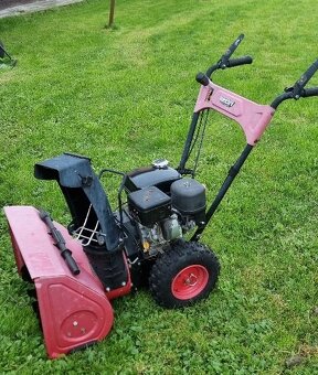 Benzínová sněhová fréza s pojezdem 5 HP / Hecht 9555 - 2