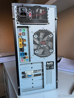 Stolní počítač - 2