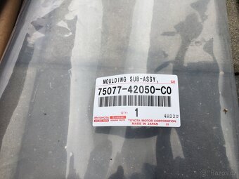 Toyoty Rav 4 model 2019-2024 - lišta na PZ dveře - 2