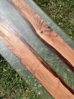 Stolová deska - americký ořech a epoxyd - 2