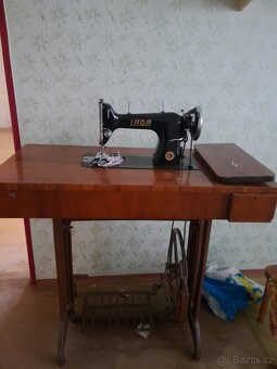 Šicí stroj - 2