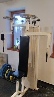 Posilovací stroj,Peck deck - 2