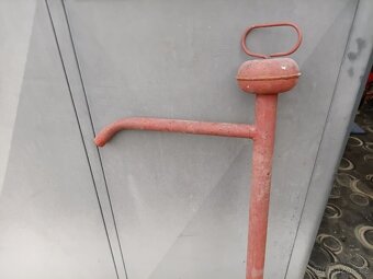 Pumpa na naftu, retro - 2