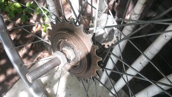 Vypletený ráfek Remerx 635-22 s 1-kolečkem - 2