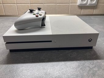 Xbox One S - 2