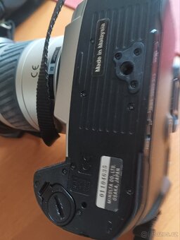 Prodám zrcadlovku na kinofilmy Minolta 505si super - 2