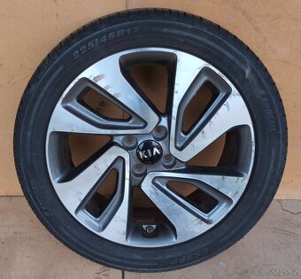 Sada originálních 17" litých kol na Kia Rio - 2