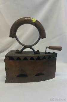 Žehlička starožitná - 2