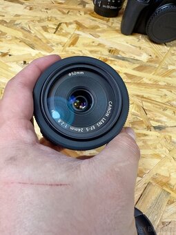 Canon 250D + objektivy - 2