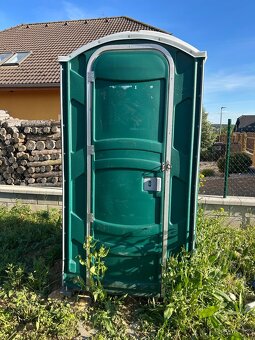 Mobilní WC (toi) - 2